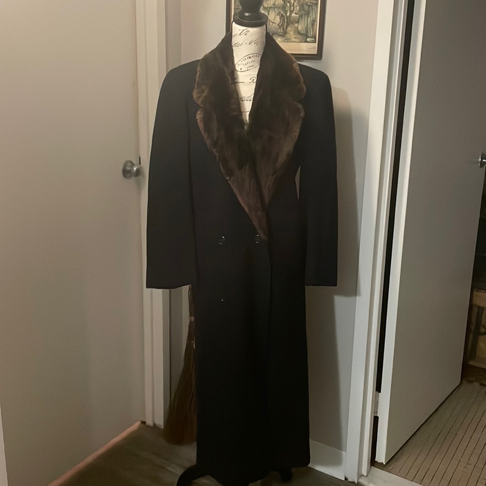 Vintage All WOOL  Fur collar warmest Coat MADE IN CANADA - Picture 4 of 13